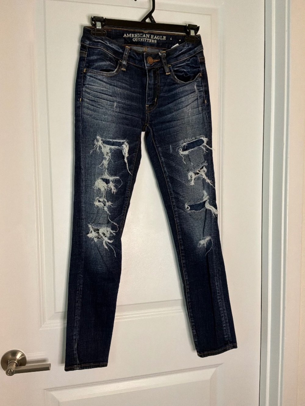 American Eagle Outfitters Women's Distressed Skinny Jeans, size 00